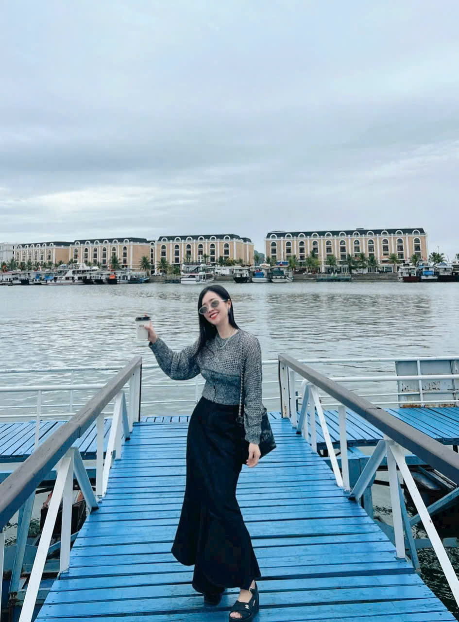 Nỗi Đau Mất Mát: Tìm Thấy Thi Thể Cháu Bé 9 Tuổi Tại Bãi Biển Hạ Long 2 Nỗi Đau Mất Mát: Tìm Thấy Thi Thể Cháu Bé 9 Tuổi Tại Bãi Biển Hạ Long