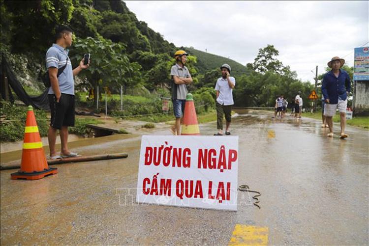 gio lon va mua da gay kho khan tai quang ninh 687c1616084f0