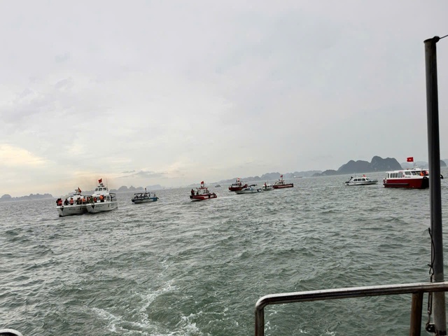 vu lat tau du lich o ha long kinh hoang giay phut sinh tu 687d67999c139