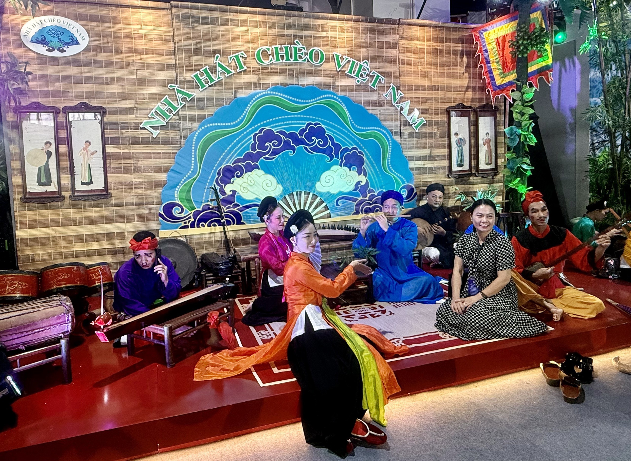 khach tham quan an tuong voi gian trung bay cua quang ninh tai trien lam thanh tuu dat nuoc 68b61819ad655