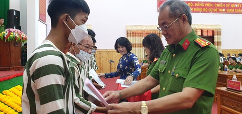 niem vui dac xa cua 149 pham nhan tai trai giam quang ninh 68b61816484d8