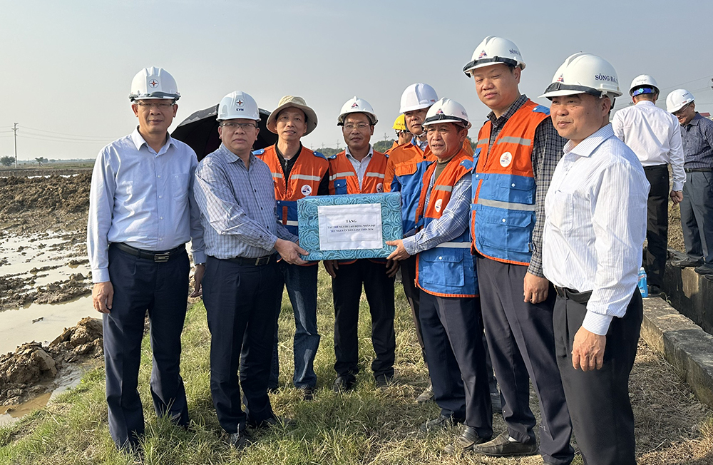 EVNNPT Kiểm Tra Công Tác Ứng Phó Với Bão Số 11 Tại Quảng Ninh 2 EVNNPT Kiểm Tra Công Tác Ứng Phó Với Bão Số 11 Tại Quảng Ninh